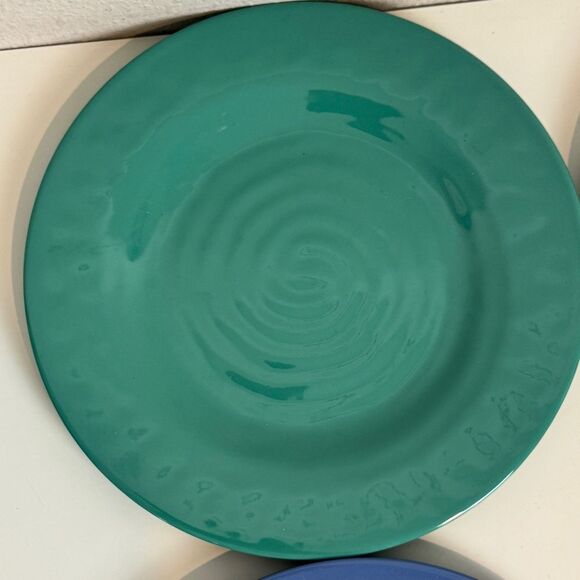 4 Gibson Home Melamine 8.5” Plates Cool Tones - Picture 5 of 7